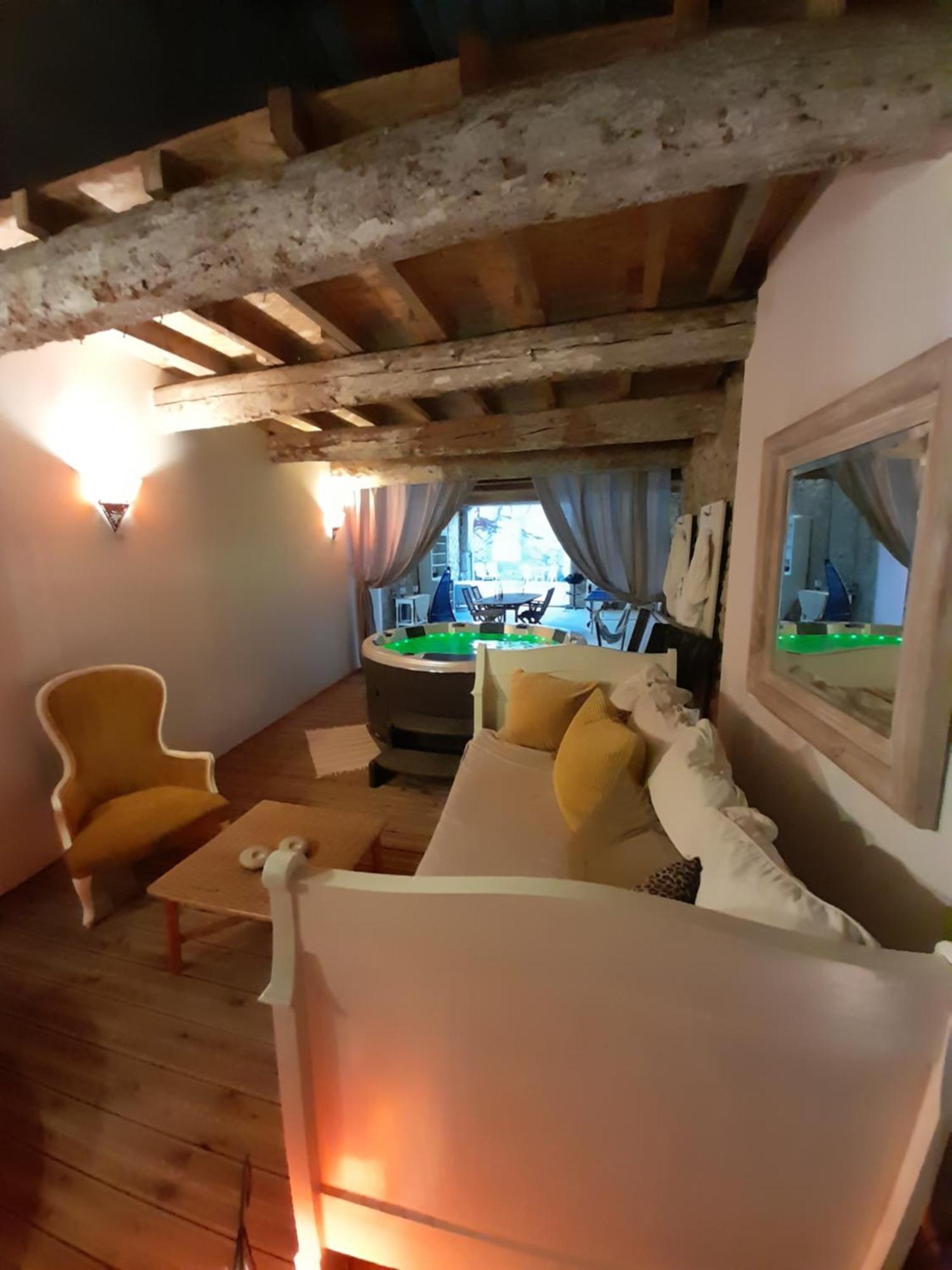 Le Gite De Sainte Valiere Piscine Et Spa Экстерьер фото