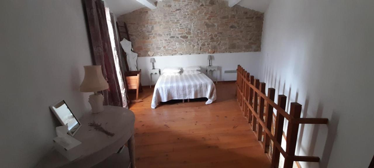Le Gite De Sainte Valiere Piscine Et Spa Экстерьер фото